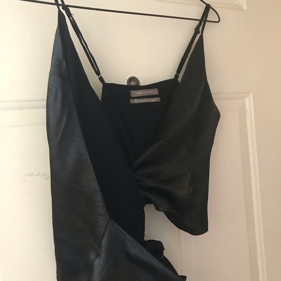 Urban Outfitters Carrie Satin Tie-Side Cami - Picture 3 of 4